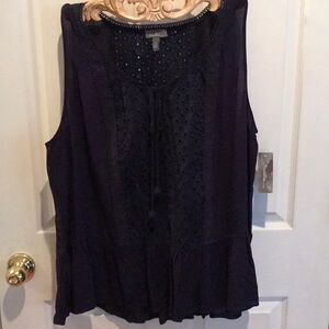 Navy sleeveless top with great detailing, size 2x